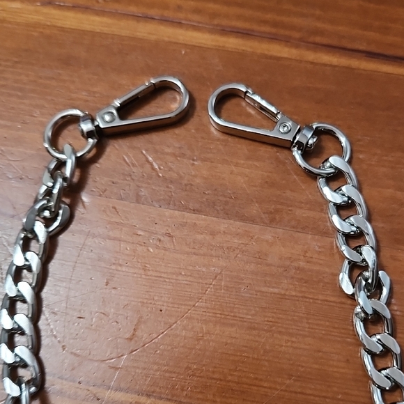 Silver Bag Charm With Double Clasp Heart And Bows - Picture 5 of 5